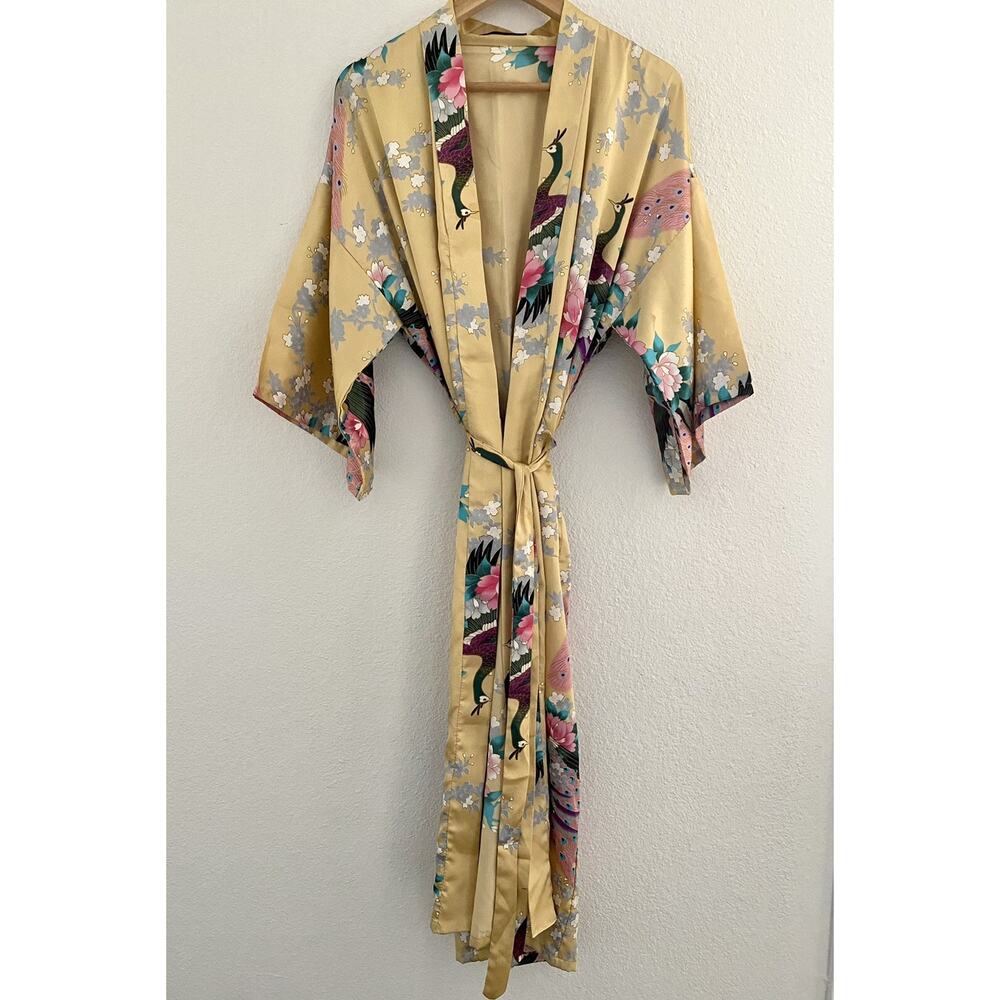 Elegant Peacock Design Satin Kimono Robe Sleepwear Short w/Waist Tie Pink
